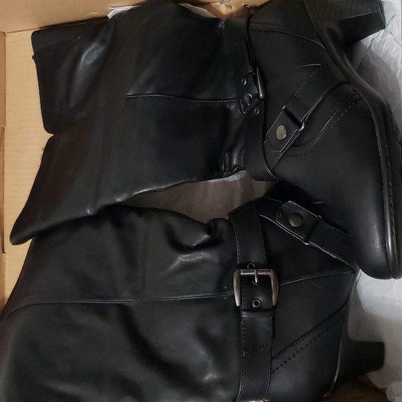 Womens plus size boots - Picture 1 of 5